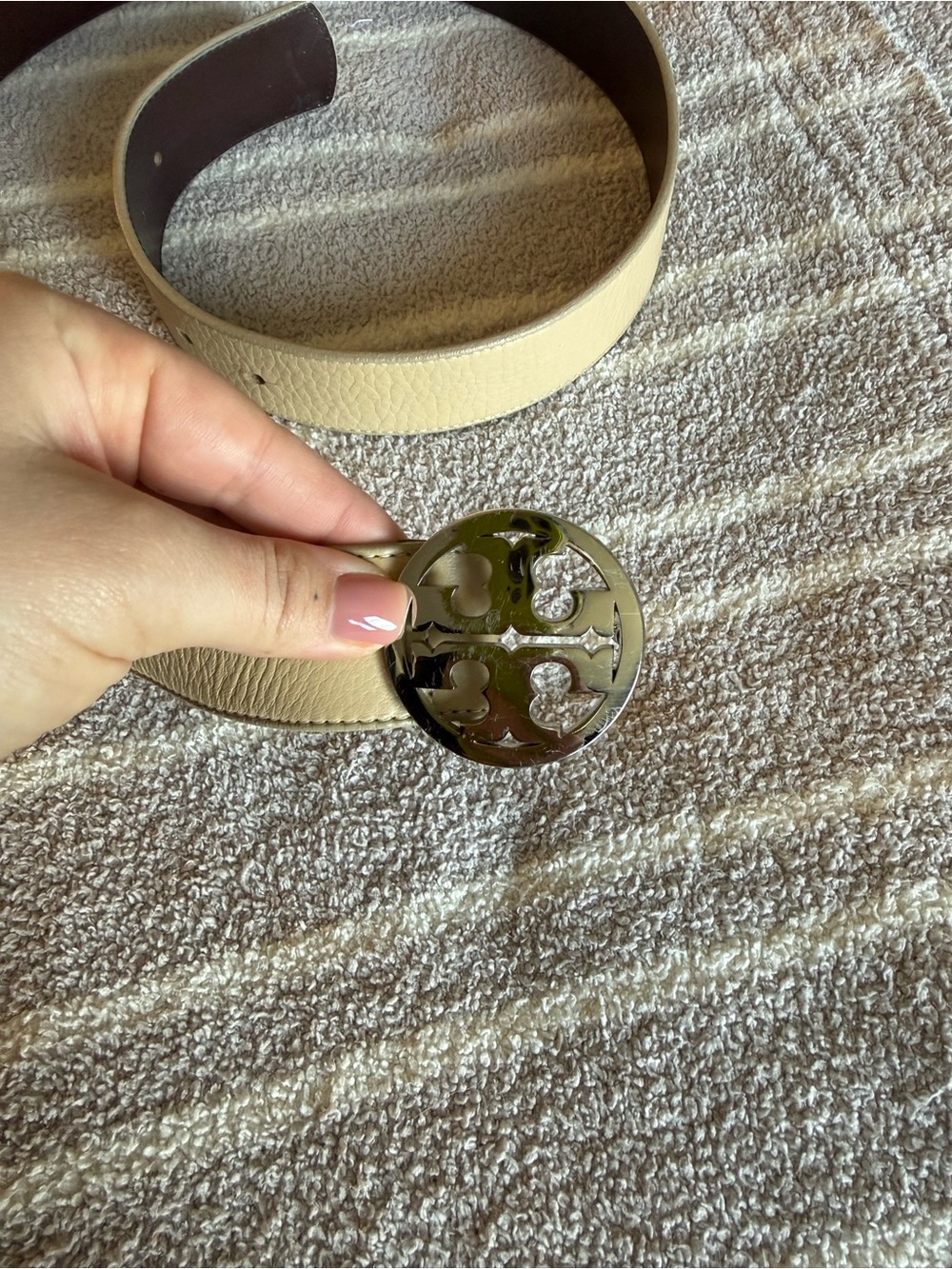 Tory Burch Beige Leather Logo Buckle Belt - Picture 3 of 7